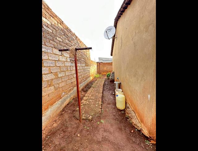 2 BEDROOM HOUSE FOR SALE IN PROTEA SOUTH